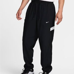 Nike Men’s black Athletic Adjustable Pants, Size XL